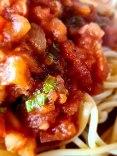 Una foto de Fideos con salsa de tomate fresco - sal cero!