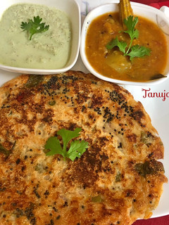 A picture of Mixed Veg Crispy Uttapam.