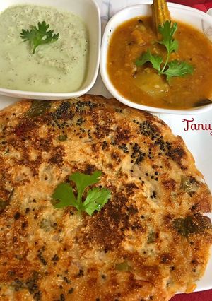 A picture of Mixed Veg Crispy Uttapam.