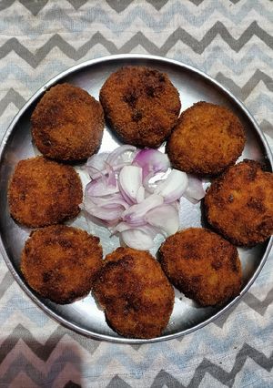 மட்டன் கட்லெட்(mutton cutlet recipe in tamil) செய்முறை முக்கிய புகைப்படம்
