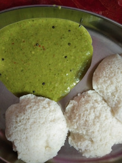 கொத்தமல்லி சட்னி (Kothamalli chutney recipe in tamil) செய்முறை முக்கிய புகைப்படம்