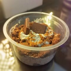 A picture of Oreo n Candi Dessert.