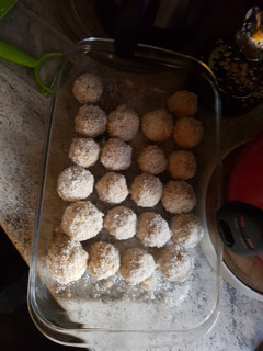 Una foto de Cocadas con leche condensada de coco