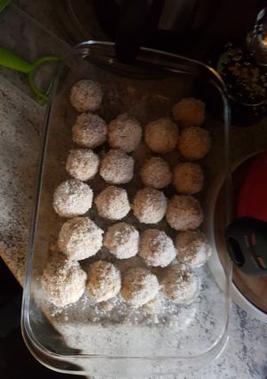 Una foto de Cocadas con leche condensada de coco