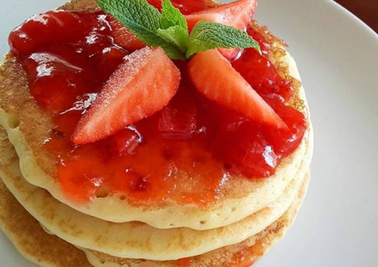 Steps to Make Fatto in casa super veloce 🍓🍓 Pancakes 🍓🍓