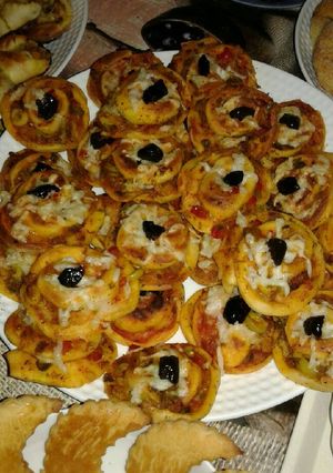 صورة لوصفة بيتزا توناتا رولي 🍕