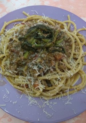 Foto di Bucatini rape e ragù di salsiccia