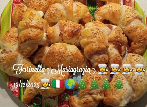 Foto di Cornetti salati di pasta sfoglia 👩‍🍳🇮🇹🌍🎄🎄🎄🎄🎄