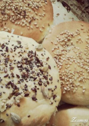 Una foto de Pan de hamburguesas con semillas