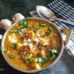 A picture of Paneer lahsooni.