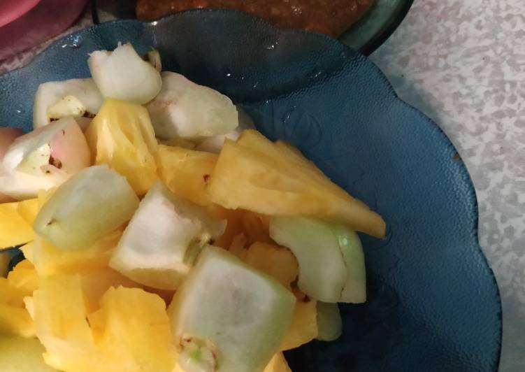 105. Rujak Jambu Madu & Nanas