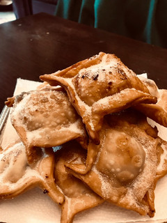 Una foto de Pastelitos con dulce de batata y dulce de membrillo "25 de Mayo"