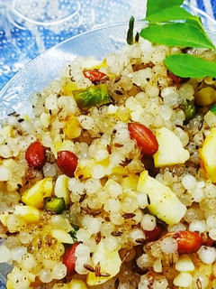 साबूदाना खिचड़ी (Sabudana khichdi recipe in hindi) रेसिपी मुख्य फोटो