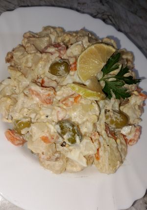 صورة لوصفة 🥗 سلطة خضار مفوّرة بالتونة
