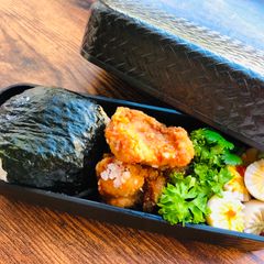 ‘Onigiri ‘ Rice Ball Lunch Box A picture of ‘Onigiri ‘ Rice Ball Lunch Box.