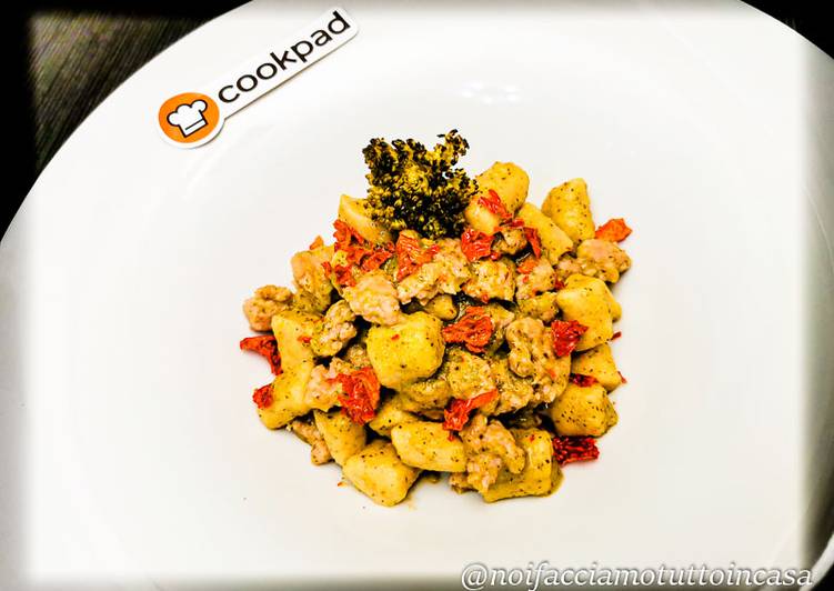 Easiest Way to Prepare Premiato Gnocchi di Ceci Senza Glutine con Salsiccia e Crema di Broccoli