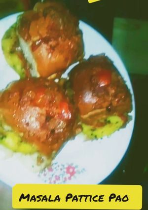 A picture of Baked masala Pattice Pav Burger my style.