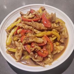 A picture of Sliced Pork with Capsicum.