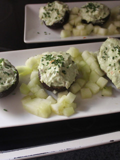 Una foto de Aguacates con surimi y melón