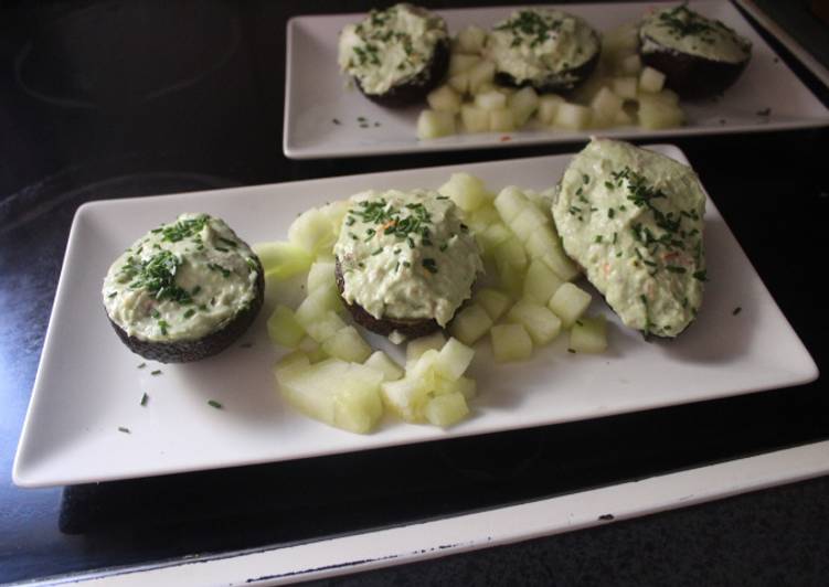 Aguacates con surimi y melón