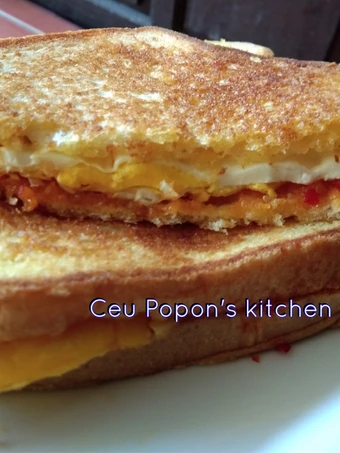 Langkah Gampang Membuat Resep Roti panggang telor ceplok (teflon) yang Menggugah Selera Anti Ribet, Mantap