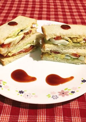 A picture of Egg Vegetable Sandwich.