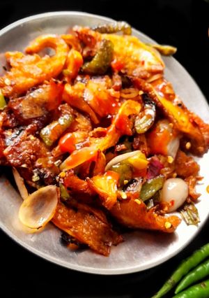 फ्राइड चिली ओएस्टर मशरूम (fried chilli oyster mushroom recipe in Hindi) रेसिपी मुख्य फोटो