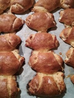 Gluténmentes sajtos-sonkás kifli recept fotója