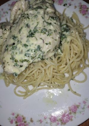 Una foto de Pollo con crema