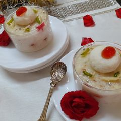 A picture of Rasgulla phirni.