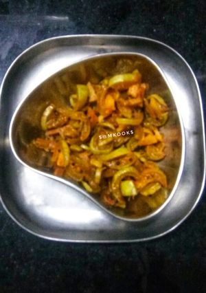 A picture of Snake Gourd veggie.