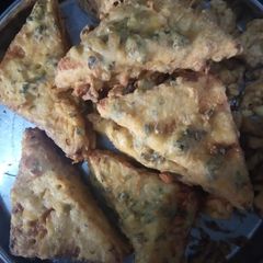 A picture of Bread pakoda.
