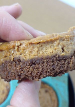 Una foto de Postre para mañana: pay de queso con dulce de leche / dulce de leche cheesecake / chocotorta versión tarta🍩