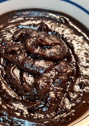 Una foto de Anko (餡子) Dulce de porotos negros -Apto celíacos
