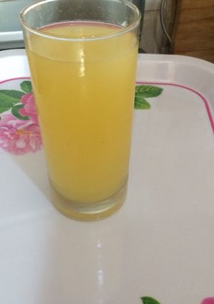 A picture of Pineapple and ginger juice.
