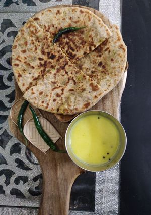 A picture of Gobhi paratha.
