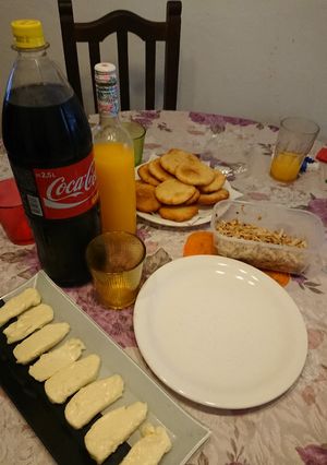 Una foto de Arepas(a base de harina de maíz)