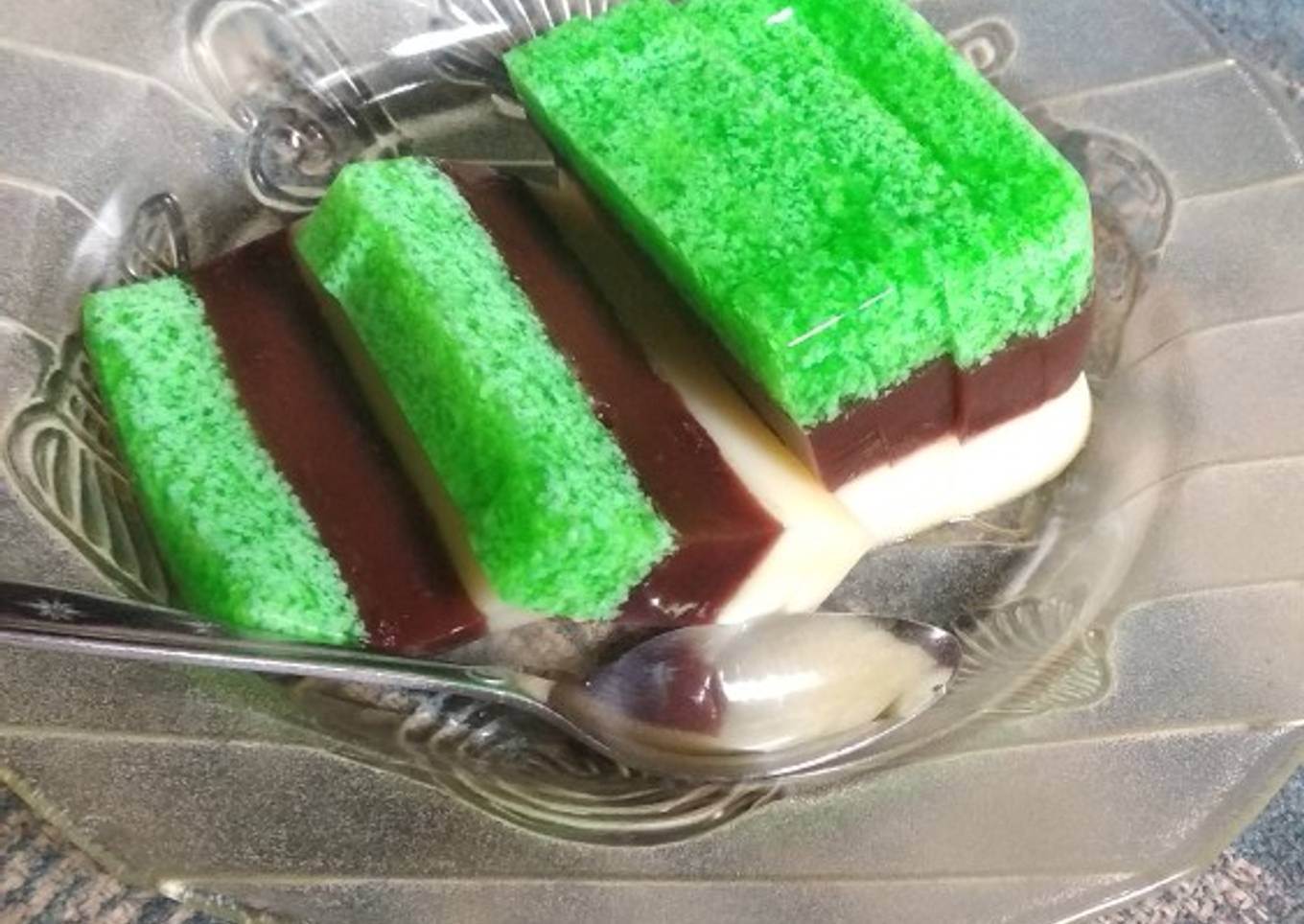 Puding lumut coklat mentega