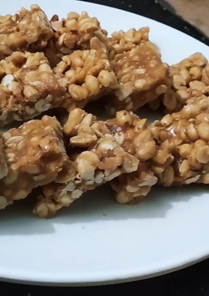 கருப்பட்டி கடலைமிட்டாய் செய்முறை முக்கிய புகைப்படம்