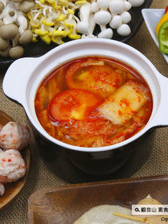素食湯底系列🌿素食韓式泡菜鍋湯底 (全素)|觀音山薈供品捐贈|愛心公益廣結善緣 的食譜成品照片