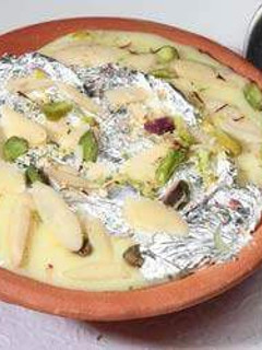 केसर पिस्ता मटका कुल्फी Kesar Pista Matka kulfi recipe in hindi रेसिपी मुख्य फोटो