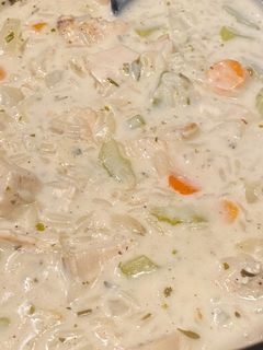 A picture of Creamy chicken and rice soup.