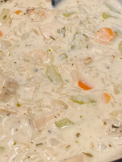 A picture of Creamy chicken and rice soup.