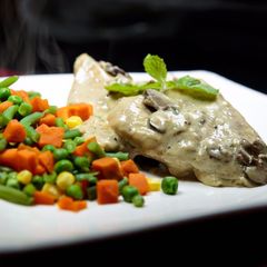 A picture of Garlic chicken parmesan.