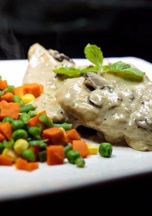 A picture of Garlic chicken parmesan.