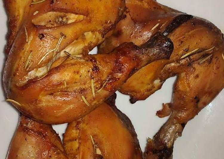 دجاج مشوي بنكهة الروزماري (اكليل الجبل)