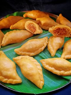 গাজরের পুরভরা তালের পিঠা (Gagarer purvara taler pitha recipe in Bengali) রেসিপির প্রধান ছবি