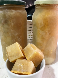 Una foto de Caldo de jamón y hortalizas + cubitos #fondo de cocina