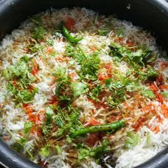 A picture of Prawns biryani.