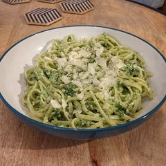 A picture of Wild rocket pasta verde.